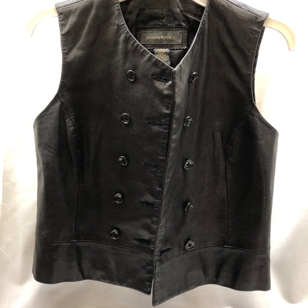 Banana republic leather vest black size 2 fits up to size 6